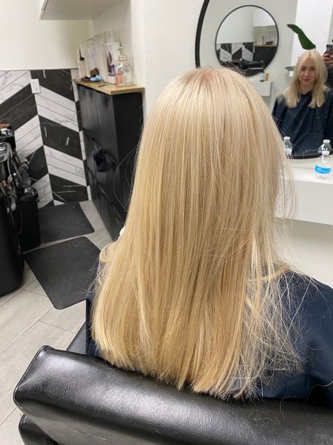 Platinum Yellow Blonde Hair, Light Yellow Hair Color, Blonde Hair Color Ideas For Natural Blondes, Summer Blonde Hair With Lowlights Long Layered, Honey Buttery Blonde Hair, Not Yellow Blonde Hair, One Tone Blonde Hair, Even Blonde Hair, Non Yellow Blonde Hair