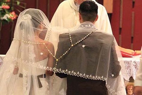 Filipino Wedding Traditions, Mexican Wedding Traditions, Mexico City Wedding, Catholic Wedding Traditions, Filipiniana Wedding, Wedding Cord, Catholic Veil, Filipino Wedding, Philippine Wedding