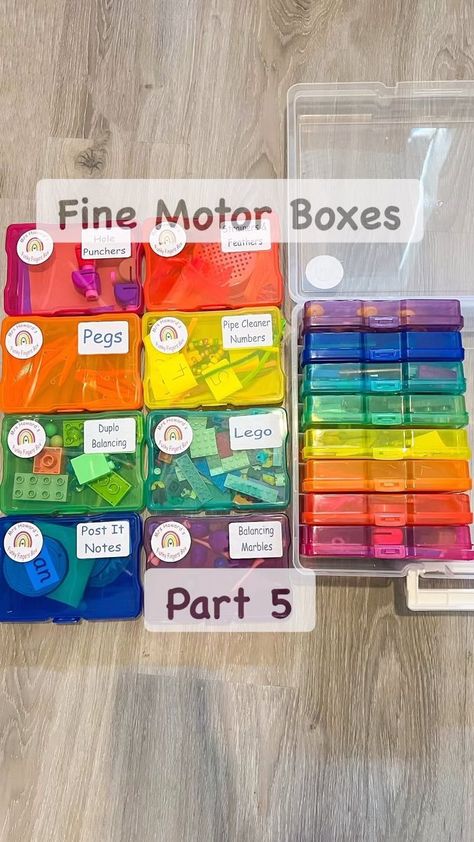 Fine Motor Boxes Part 5⁣ ⁣ This box includes:⁣ •Hole Punchers⁣ •Strainers and Feathers⁣ •Pegs⁣ •Pipe Cleaner Numbers⁣ •Duplo Balancing ⁣ •Lego⁣ •Post It Notes⁣ •Balancing Marbles⁣ ⁣ Part 6 Playdough Edition to come soon….⁣ ⁣ Stickers made by @this_sonny_day. Boxes are from @amazonuk.⁣ ⁣ #eyfs #finemotorskills #prewritingskills #eyfsteacher #recycleandplay #eyfsideas #finemotoractivity #earlychildhoodeducation #eyfsactivities #montessoriactivity #activitiesfortoddlers #finemotor #actividadesinfan Fine Motor Boxes, Task Boxes Preschool, Playdough Numbers, Box Activities, Photo Storage Box, Photo Box Storage, Prewriting Skills, Funky Fingers, Craft Storage Box