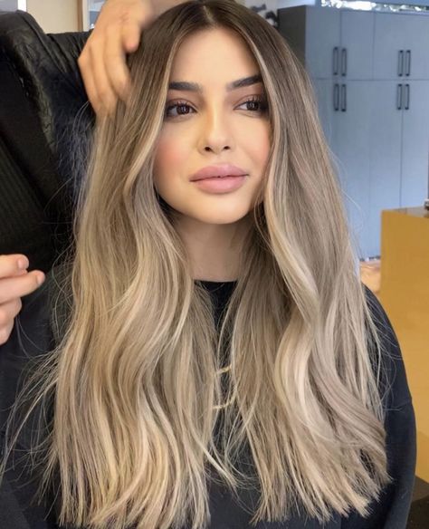 Brunnet Hair To Blond, Balajaz Hair, Bright Brown Balayage, Blonde Beige Hair Balayage, Dark Eyes Hair Color Ideas, Brunettes With Blonde Hair, Bronde Balayage Shadow Root, Balayage Hair Brown Eyes, Face Framing For Long Hair