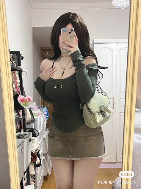 60kg Woman Outfit, Pose Reference Chubby, Petite Hourglass Outfits, Chubby Fashion Outfits Korean, Chubby Outfit Ideas, Hourglass Outfits, Curvy Casual Outfits, Chubby Fashion, Female Pose Reference