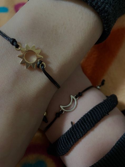 Sun e moon #aesthetic #tiktok #euphoria #fashion Sun X Moon Aesthetic, Sun Boy Aesthetic, Friendship Bracelet Aesthetic, Sun And Moon Aesthetic, Sun Moon Couple, Matching Things, Mystery Story, Bracelet Stuff, Euphoria Fashion