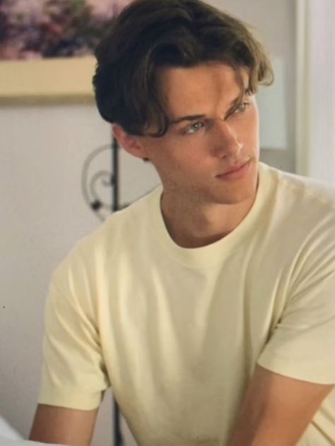 Christopher Briney, Mode Indie, Connie Fisher, Conrad Fisher, The Summer I Turned Pretty, Glamour Nails, Man Crush Everyday, The Perfect Guy, Hottest Guy Ever