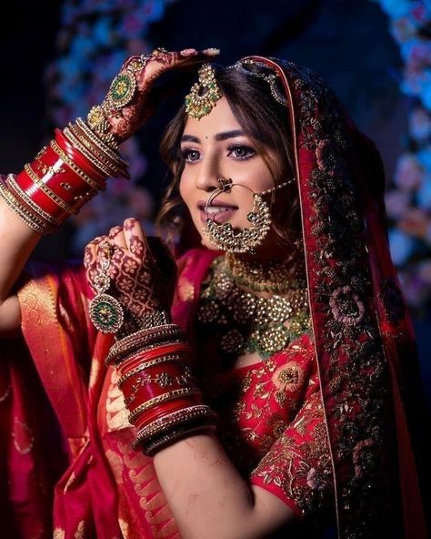 Indian Bride Photography Poses Bridal Lehenga, Bride Possess Wedding, Bridal Possess, Rajasthani Bride, Best Indian Wedding Dresses, Indian Bride Poses, Indian Bride Photography Poses, Indian Bride Makeup, Bridal Glam