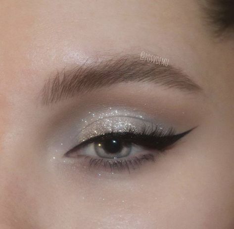 Glitter Eyeshadow With Eyeliner, Simple Makeup Look For Prom, Eye Makeup Ideas Glitter, Simple Prom Makeup Natural Looks Silver, Silver Eyeshadow Looks Simple, Starry Makeup Look, Natural Prom Makeup For Blue Eyes, Prom Makeup Hooded Eyes, Prom Makeup Looks For Black Dress