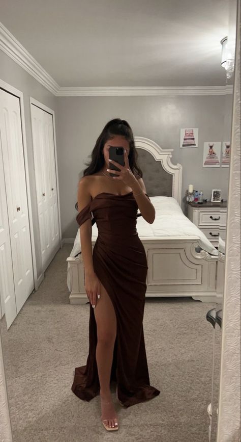 Gown Off Shoulder, Classy Prom, Classy Prom Dresses, Sorry For The Inconvenience, Stunning Prom Dresses, Prom Dress Inspiration, Cute Prom Dresses, Pretty Prom Dresses, فستان سهرة