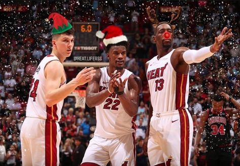 Merry Christmas �🎁 Christmas Wallpaper Basketball, Nba Christmas, Merry Christmas Mr Lawrence Poster, Christmas Basketball Shirts, Nba Warriors, Nba Pictures, Nba, Merry Christmas, Sports Jersey