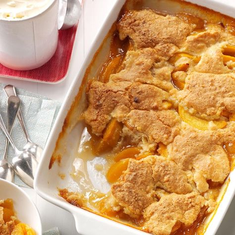 Good Peach Cobbler Recipe, Peach Cobbler Dump Cake, Peach Dump Cake, Summer Potluck, Cobbler Topping, Potluck Desserts, Most Popular Desserts, Cake Mug, Peach Cobbler Recipe