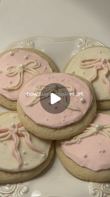 alissa lee on Instagram: "these are some simple coquette bowls sugar cookie with a white and pink frosting finished with edible pearls 🎀

#sugarcookie #bows #ribbon #cookie #aestheticbaking #baking" Coquette Sugar Cookies, Bow Desserts, Bow Cookies Decorated, Coquette Recipes, Sugar Cookies Aesthetic, Bow Sugar Cookies, Coquette Cookies, Bow Cookies, Ribbon Cookies