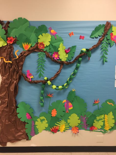 Ideas For Board Decoration, Jungle Theme Classroom Decorations, Tropisk Fest, Rainforest Classroom, Jungle Vbs, Rainforest Crafts, Preschool Jungle, Rainforest Activities, Jungle Crafts