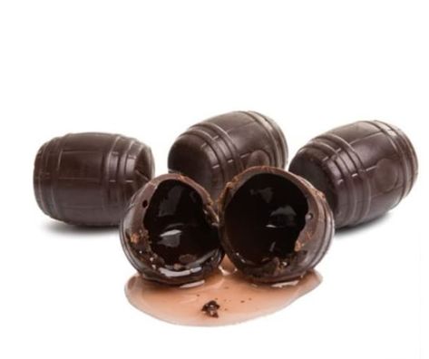 wine chocolates Alcoholic Chocolate, Liquor Filled Chocolates, Liquor Chocolates, Types Of Alcohol, Alcohol Chocolate, Rum Truffles, Filled Chocolates, Wine Benefits, Wine And Chocolate