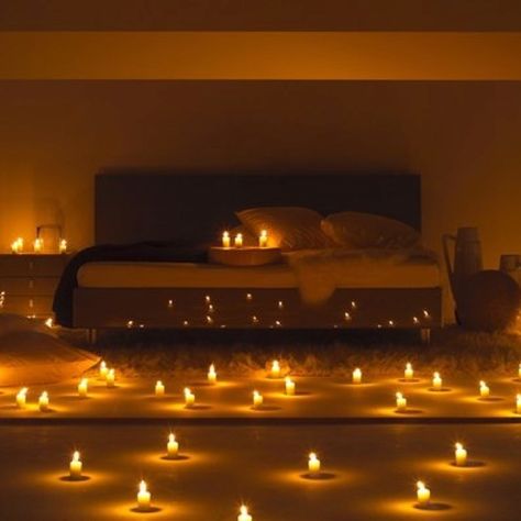 Romantic bedroom Candlelit Bedroom, Candle Light Bedroom, Feng Shui Bedroom Ideas, Candle Light Room, Bedroom Candles, Feng Shui Bedroom, Romantic Bedroom Decor, Romantic Room, Romantic Candles