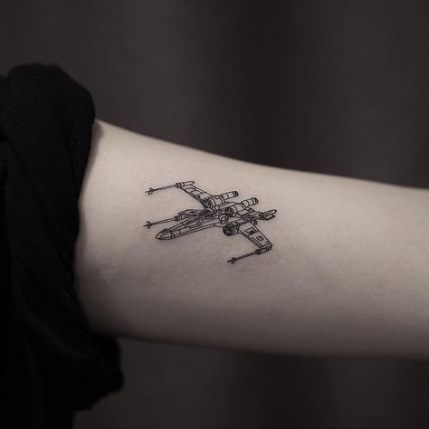 Star Wars Tattoo Ideas For Men, Wing Tattoo Outline, X Wing Tattoo, R2d2 Tattoo, Star Wars Tattoo Sleeve, Falcon Tattoo, Fighter Tattoo, Omerta Tattoo, Cool Forearm Tattoos