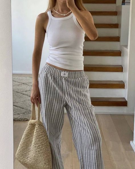 Long Linen Pants Outfit, Nantucket Outfit Aesthetic, Newport Beach Outfits, Scandinavian Summer Style, Scandi Summer Outfit, Men Linen Outfit Summer, Y2k Fashion Pants, Linen Outfit Summer, Stripe Pants Outfit