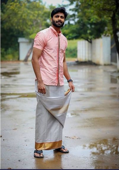 South Indian Dhoti Style For Men, Dhoti Photoshoot Men, Lungi Poses Men, Dhoti Shirt For Men, Veshti Sattai Men, South Indian Photoshoot, Lungi Mens Indian, Kurta Poses, Men Shirt Casual