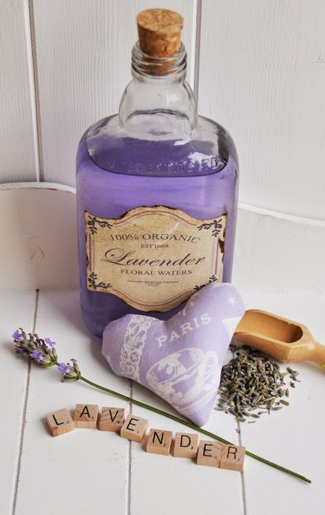 Lavender Cottage, Lavender Heart, Lavender Garden, Lavender Farm, Lovely Lavender, French Lavender, Purple Love, All Things Purple, Lavender Blue