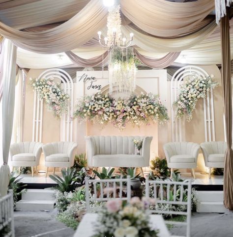 2022 Jun 5Pin by Aung Min on Decor elegant in 2022Dekorasi pernikahanDekorasi pernikahan buatan sendiriTempat pernikahan Dekor Pelaminan Simple, Decor Wedding Simple, Dekor Pernikahan Simple, Tenda Nikahan, Dekorasi Wedding Indoor, Dekor Pelaminan Modern, Dekorasi Wedding Simple, Decorasi Wedding, Emerald Wedding Decor