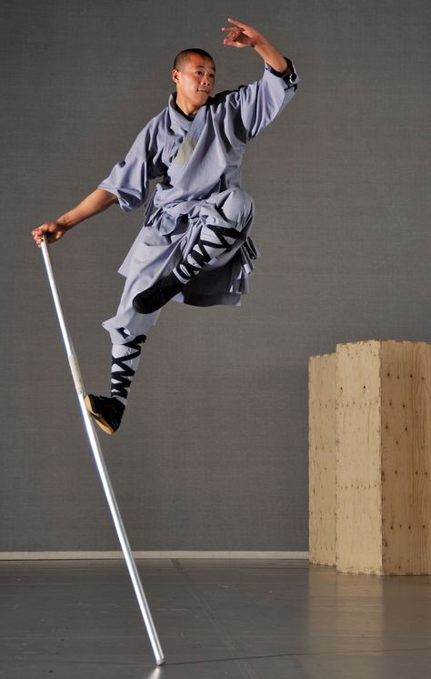 Shaolin monk Shaolin Monks, Bo Staff, Action Pose Reference, Antony Gormley, Action Pose, Pencak Silat, Chinese Martial Arts, Human Reference, Human Poses Reference