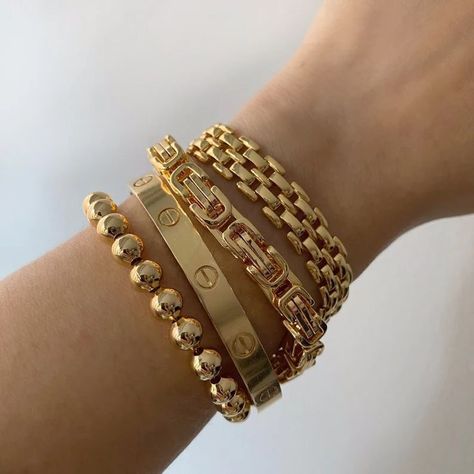 Chunky Gold Jewelry Bracelets, Chunky Chain Bracelet, Gold Bracelet Stack Classy, Bracelet Stack Ideas Gold, Stacked Bracelets With Watch, Gold Stacked Bracelets, Gold Chunky Jewelry, Designer Bracelet Stack, Gold Chain Bracelet Women