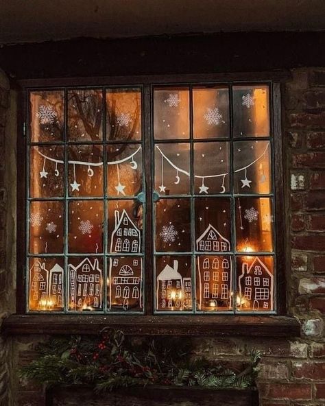 Decorated Windows Ideas, Christmas Window Candle, Snowflakes In Windows, Christmas Window Decor Ideas Diy, Christmas Window Candles Ideas, Simple Christmas Window Decor, Window Art Christmas Ideas, Window Xmas Decorations, Windows Christmas Decoration