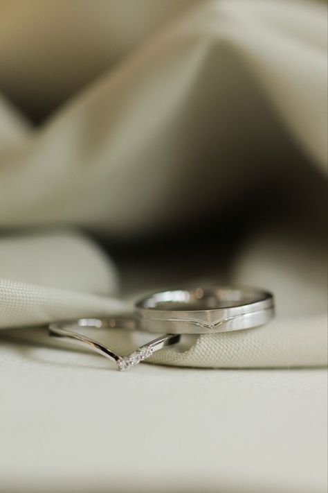 Wedding Ring Couple, Couple Ring Design, Bespoke Jewellery Design, Nail Bags, Couples Wedding Bands, Ring Couple, Tiny Necklace, Cute Engagement Rings, Love Band