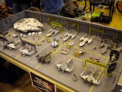 X Wing Miniatures, Star Wars Room, Star Wars Decor, Millenium Falcon, Dark Vador, Star Wars Models, Sci Fi Models, Lego Space, Star Trek Ships