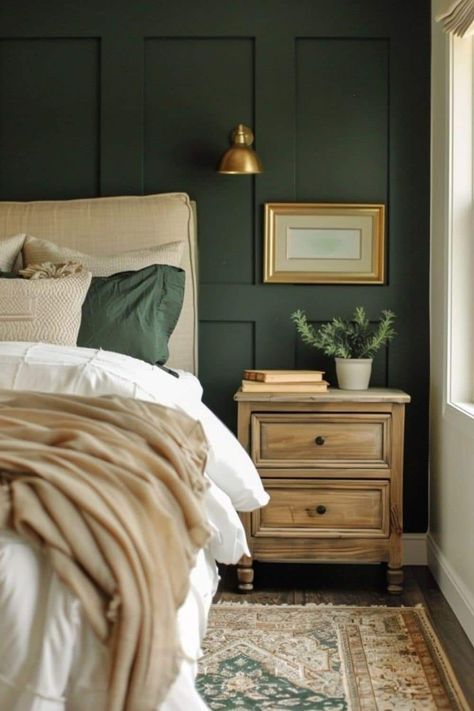 Moody Bedroom Colors, Hunter Green Bedroom, Hunter Green Bedrooms, Green Bedroom Paint, Cozy Bedroom Decor Ideas, Dark Green Rooms, Green Bedroom Walls, Bedroom Decoration Ideas, Bedroom 2024