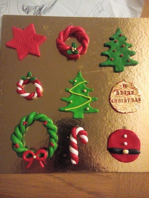 Fimo Clay Christmas Ornaments, Clay Christmas Decorations Kids, Polymer Clay Christmas Tree Decorations, Clay Christmas Charms, Model Magic Clay Ideas Christmas, Polymer Clay Crafts Christmas Easy, Christmas Decorations Polymer Clay, Clay Christmas Crafts For Kids, Fimo Christmas Ideas