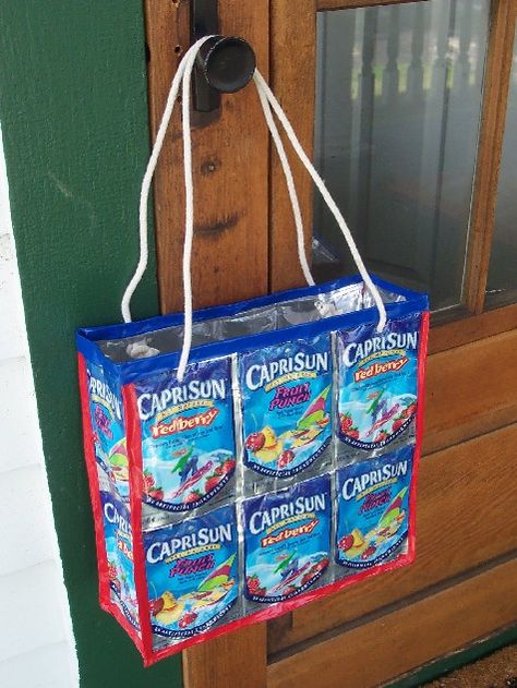 Easy Recycled Crafts, Recycled Ideas, Plastic Bag Crafts, Sew Ideas, Recycled Crafts Kids, Recycled Art Projects, Capri Sun, Magazine Crafts, Recycle Bag