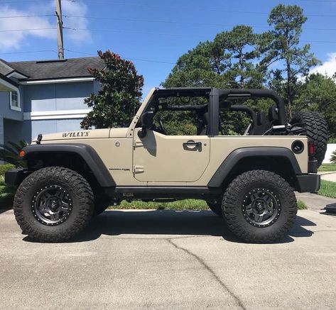 Retro Jeep Wrangler, Old Jeep Wrangler, 1990 Jeep Wrangler, Jeep Wrangler Mods, 2 Door Jeep, Two Door Jeep Wrangler, Adventure Jeep, Jeep Sahara, 1999 Jeep Wrangler