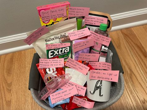 Breakup Baskets Friends, Breakup Party Ideas, Break Up Basket, Breakup Basket Friends, Breakup Basket, Bff Breakup, Basket For Best Friend, Friend Breakup, Breakup Party