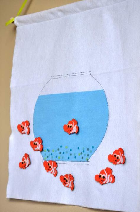 Pin the goldfish on the fish bowl game (for sale on Etsy - stellandlivi.etsy.com) Fish Bowl Game, Goldfish Party, Finding Dory Birthday Party, Dory Birthday Party, Finding Dory Party, Finding Nemo Party, Finding Dory Birthday, Nemo Birthday Party, Dory Birthday