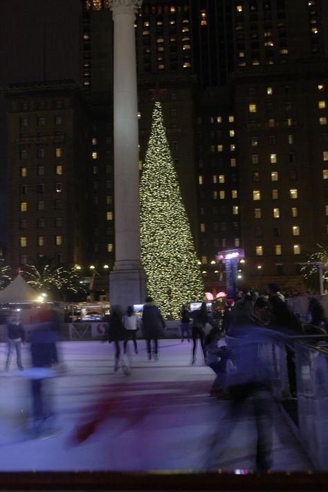 San Francisco At Christmas, San Francisco Christmas Aesthetic, Christmas San Francisco, San Francisco Winter, San Francisco Christmas, San Francisco Union Square, Christmas In San Francisco, Union Square San Francisco, Cali Trip