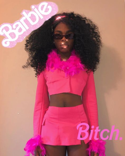 Black Barbie Costume, Black Barbie Outfits, Spirit Week Outfits, Barbie Halloween, Barbie Outfits, Barbie Costume, Black Barbie, Barbie And Ken, Barbie Girl