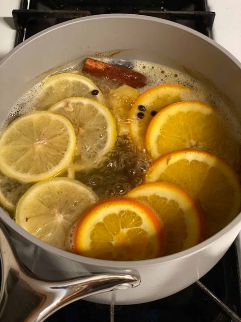 Cinnamon Ginger Tea, Ginger Cinnamon Tea, Homemade Ginger Tea, Ginger Lemon Tea, Cinnamon Drink, Ginger Tea Recipe, Tea For Colds, Best Drink, Ginger Drink