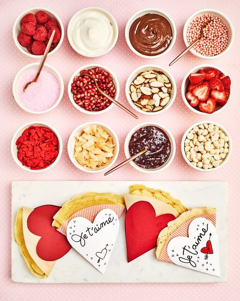 Crêpe Station Crepe Bar Ideas, Crepe Bar Party, Crepe Station, Crepe Party, Crepe Bar, French Themed Parties, Crepes Party, Valentines Brunch, Homemade Crepes