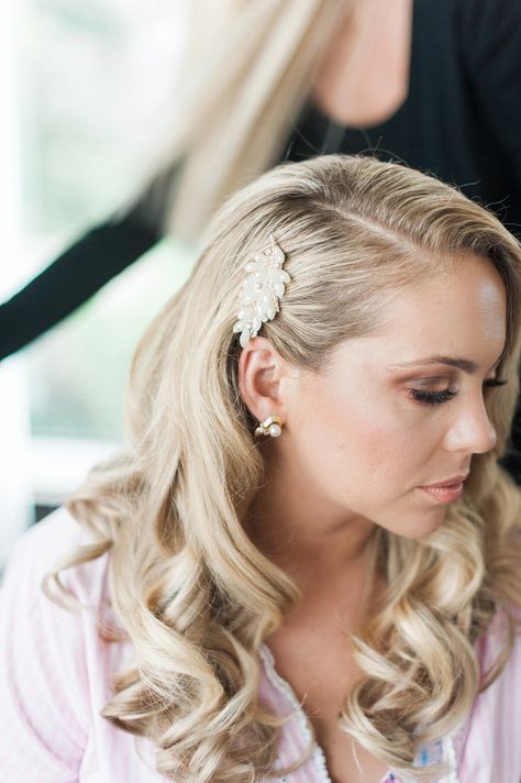 Wedding Guest Hair Barrette, Bridal Hair Side Clip, Wedding Hairstyles With Hair Clip, Bridal Hair With Clip On Side, Formal Hairstyles Side Part, Formal Hair One Side Pinned, Curled Hair Pinned To Side, Bride Hair One Side Pinned Back, Hair Slides Hairstyles