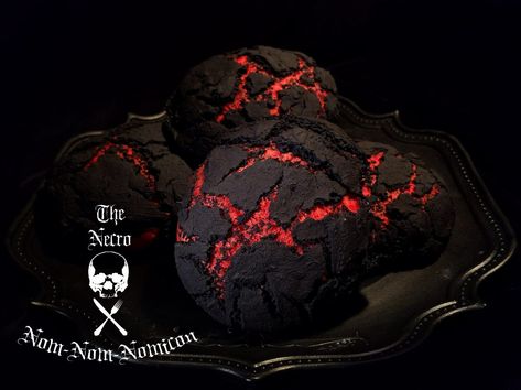 Whip up a batch of brimstone bread this Halloween and serve your guests a bread roll that looks like it was cooked in the darkest depths of Hell! Horror Recipes, Brimstone Bread, Red Bread, Creepy Food, Creepy Halloween Food, Halloween Camping, Black Food Coloring, Halloween Recipe, Elegant Halloween