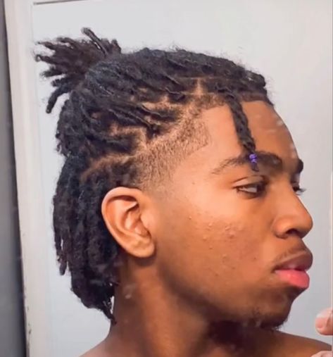 Dreadlock Mullet Men, Hairstyles For Short Dreads Men, Dreads Medium Length, Taper Dreadlocks, Taper Fade With Twists, Taper Dreads Men, Taper Locs Men, Tapered Dreads Men, Full Head Of Locs Men