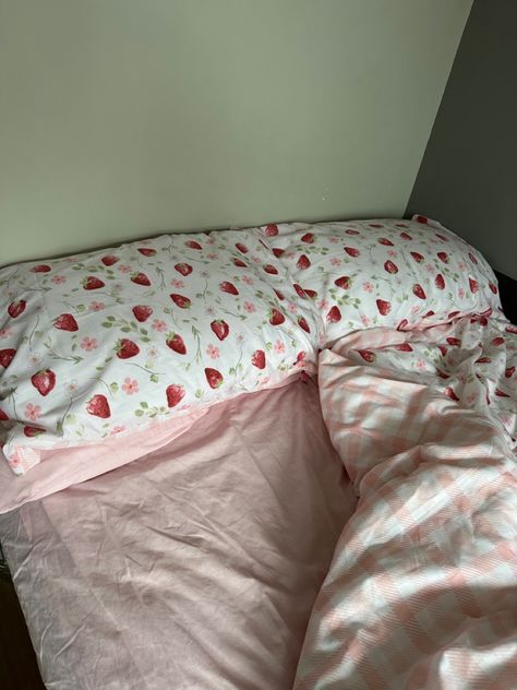 King Bed Aesthetic Room, Aesthetic Pillow Cases, Sanctuary Aesthetic, Aesthetic Bedsheets, Strawberry Duvet, Bed Sheets Aesthetic, Aesthetic Bed Sheets, Strawberry Bedding, Sheets Aesthetic