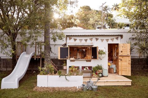 Cubby House Ideas, Kids Cubby Houses, Kids Cubbies, Casa Hobbit, Outdoor Play Space, Play Area Backyard, Outdoor Play Areas, Cubby House, Kids Outdoor Play