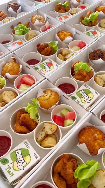 Individual Lunch Boxes For Party, Party Food Boxes Kids, Snack Foods For Kids Birthday Party, Party Snack Box Ideas, Kids Party Lunch Box Ideas, Individual Party Food Boxes, Foodbox Ideas, Party Box Ideas Packaging, Kids Party Food Boxes Ideas