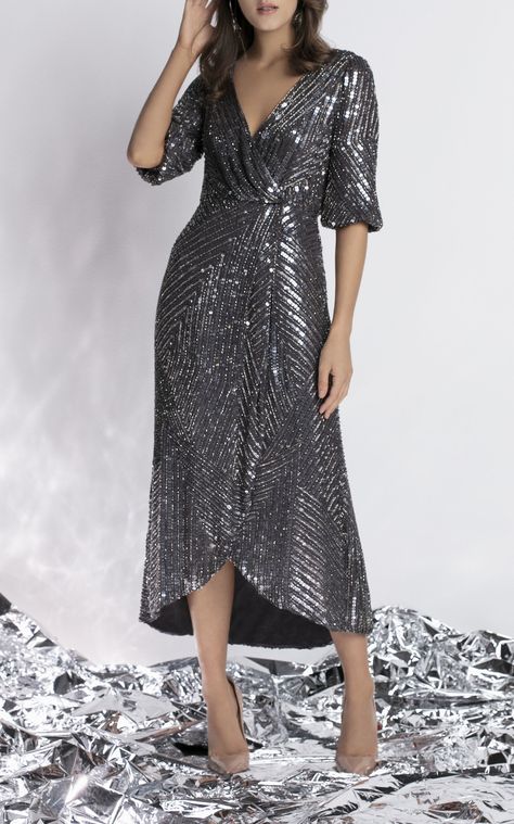 Sequin Western Dress, Shimmer Dresses For Women, Shimmer Dress Outfit, Glitter Dress Outfit, Frocks For Women Party, Shimmer Top, Stylish Gown, Western Dresses For Women, Frock Patterns