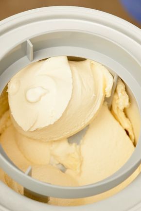 Kitchen Aid Ice Cream Recipes, Homemade Ice Cream Recipes Machine, Kitchen Aid Ice Cream, Ice Cream Recipes Machine, Making Ice Cream, Custard Ice Cream, Cuisinart Ice Cream Maker, Cuisinart Ice Cream, Vanilla Ice Cream Recipe