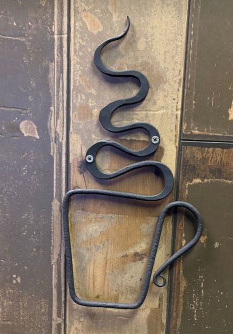 Forged Christmas Decorations, Forged Metal Projects, Blacksmith Projects That Sell, Blacksmith Projects Ideas, Forged Projects, Blacksmith Hooks, Home Forge, Forge Ideas, Diy Forge