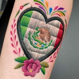 Laura Annunaki, Mexican Flag Tattoos, Phoenix Tattoo For Men, Mexico Tattoo, Embroidery Tattoo, Tatoo Inspiration, Skull Sleeve Tattoos, Skull Sleeve, Cartoon Character Tattoos