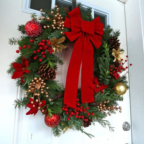 How To Make a "Gourmet" Homemade Christmas Wreath & Simple Advent Wreath Cheap Christmas Wreaths, Homemade Christmas Wreaths, Christmas Wreath Designs, Outdoor Christmas Diy, Christmas Door Wreaths, Diy Outdoor Decor, Christmas Wreaths To Make, Xmas Wreaths, Noel Christmas