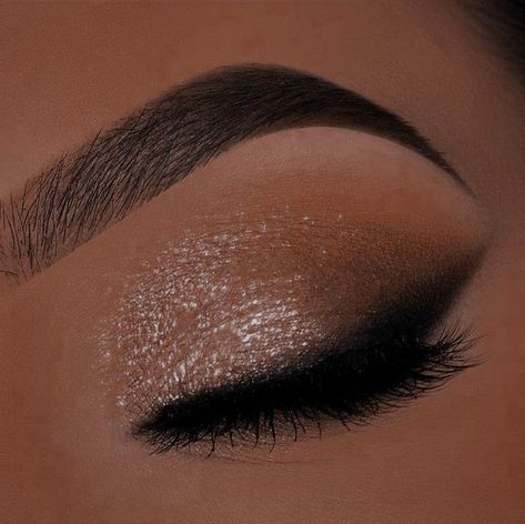 Simple Makeup Looks Hazel Eyes, Sparkly Wedding Makeup, Sparkly Prom Makeup, Senior Portraits Makeup, Prom Makeup For Hazel Eyes, Simple Prom Makeup, Prom Makeup For Brown Eyes, Hoco Makeup Looks, Quinceanera Makeup