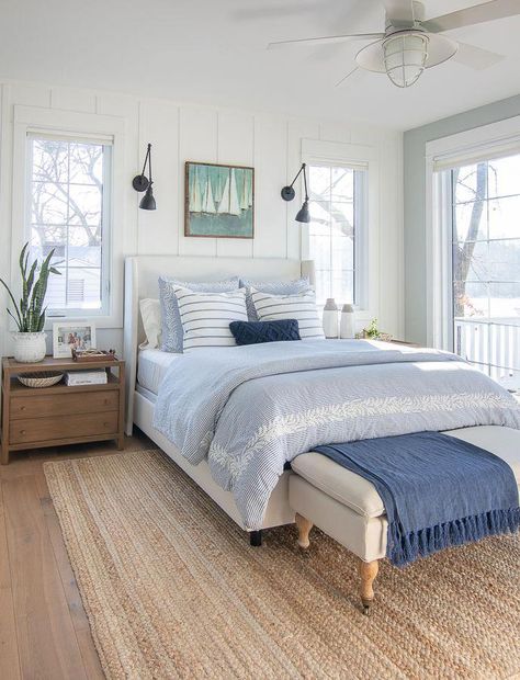 white upholstered bed lake house master bedroom blue and white #lakehouse #master bedroom #bedroomdesign Bedroom Blue And White, Lake House Master, White Upholstered Bed, Lake House Bedroom, Beach House Bedroom, Bedroom Blue, Cottage Bedroom, Room Deco, Beach House Interior