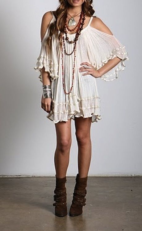 Cute boho dress Bohomeian Style Outfits, Outfit Hippie, Stile Boho Chic, Moda Hippie, Boho Chique, Boho Mode, Mode Hippie, Boutique Trends, Estilo Hippie